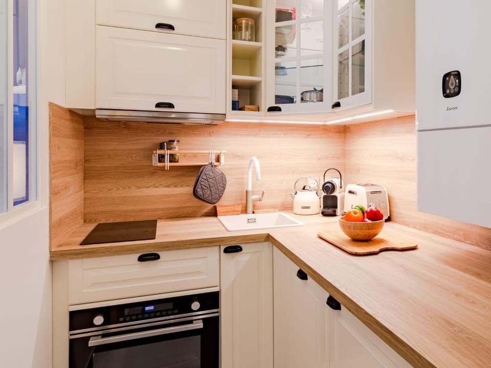 Kitchen or kitchenette