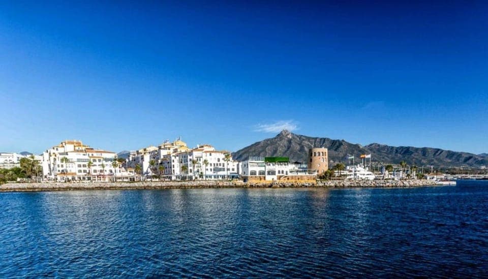 Nearby landmark, Natural landscape