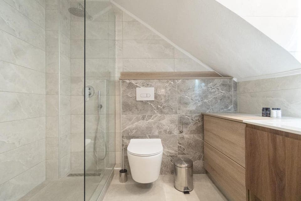 Shower, Toilet, Bathroom