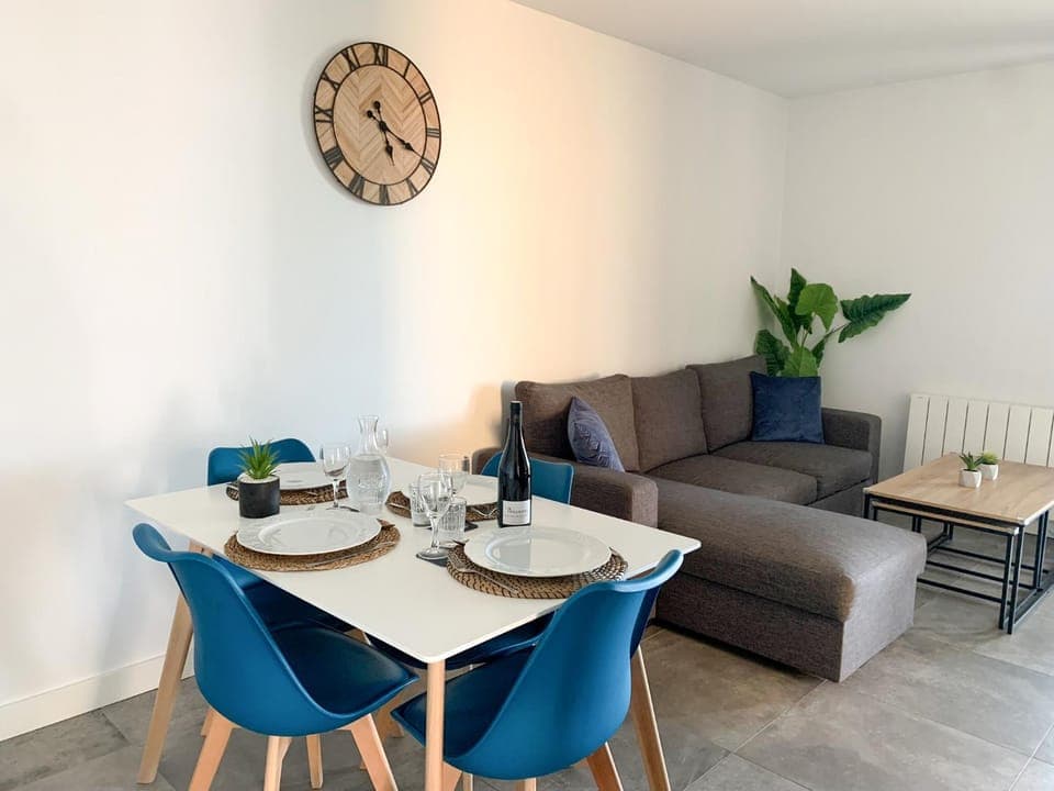 Living room, Dining area