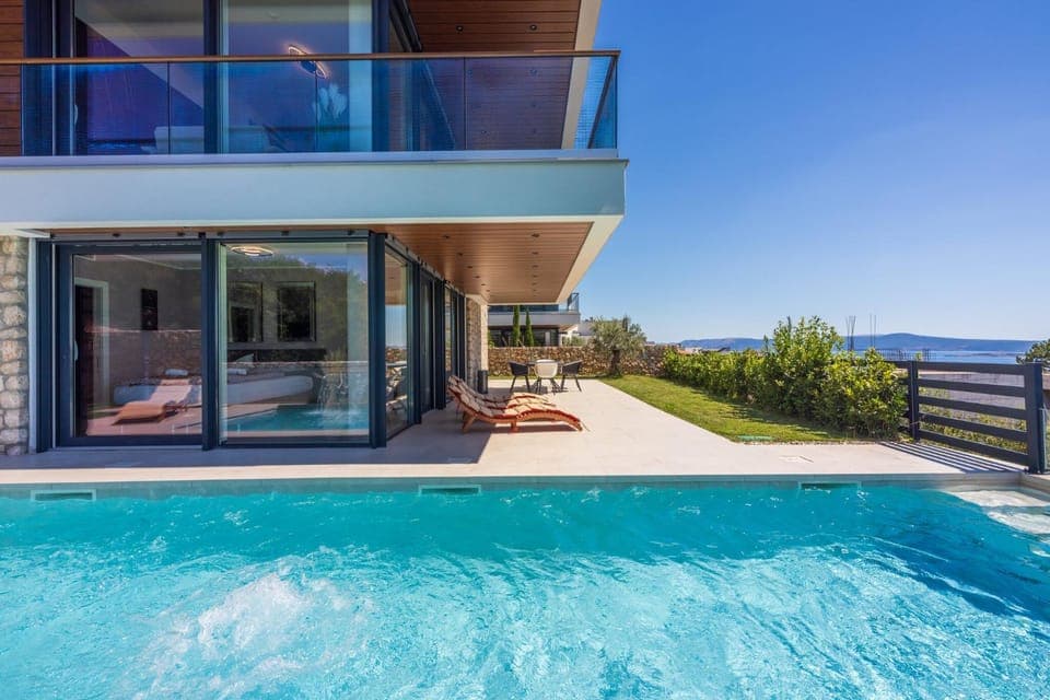 Property building, Swimming pool