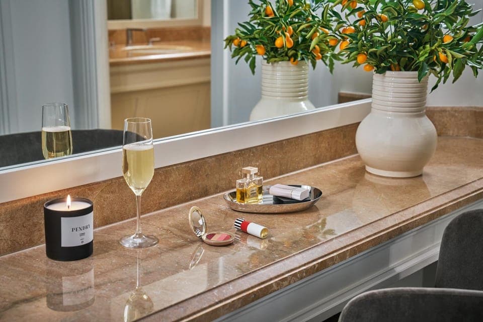 Bathroom, Food and drinks