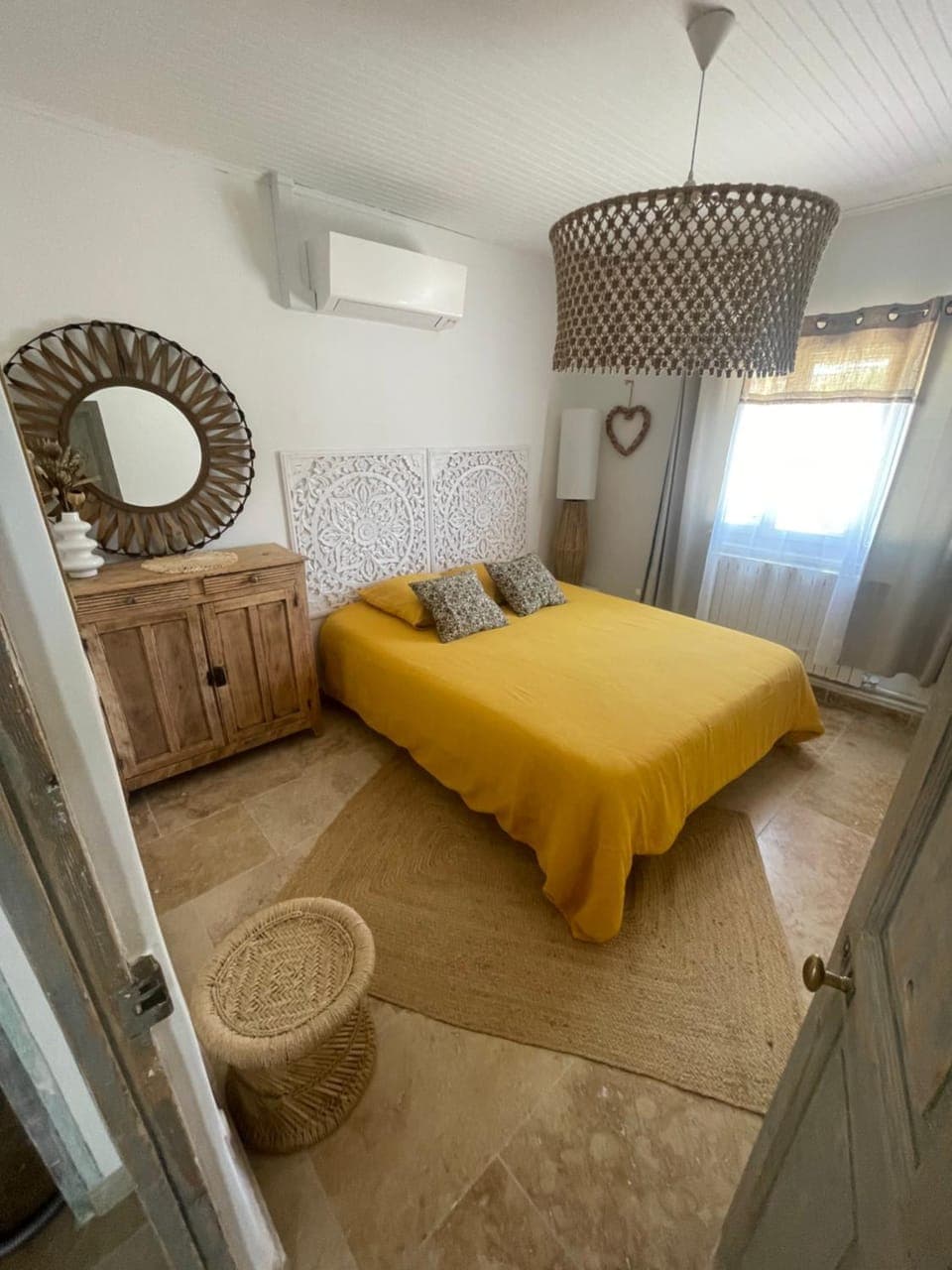 Bed, Photo of the whole room, Bedroom, wardrobe, air conditioner