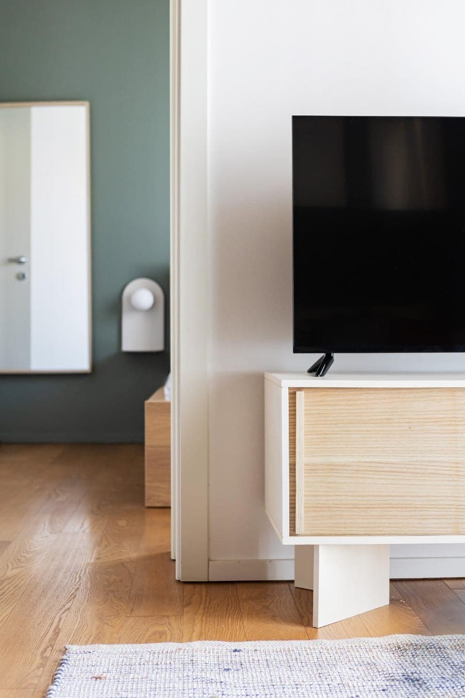 TV and multimedia, Living room, Evening entertainment