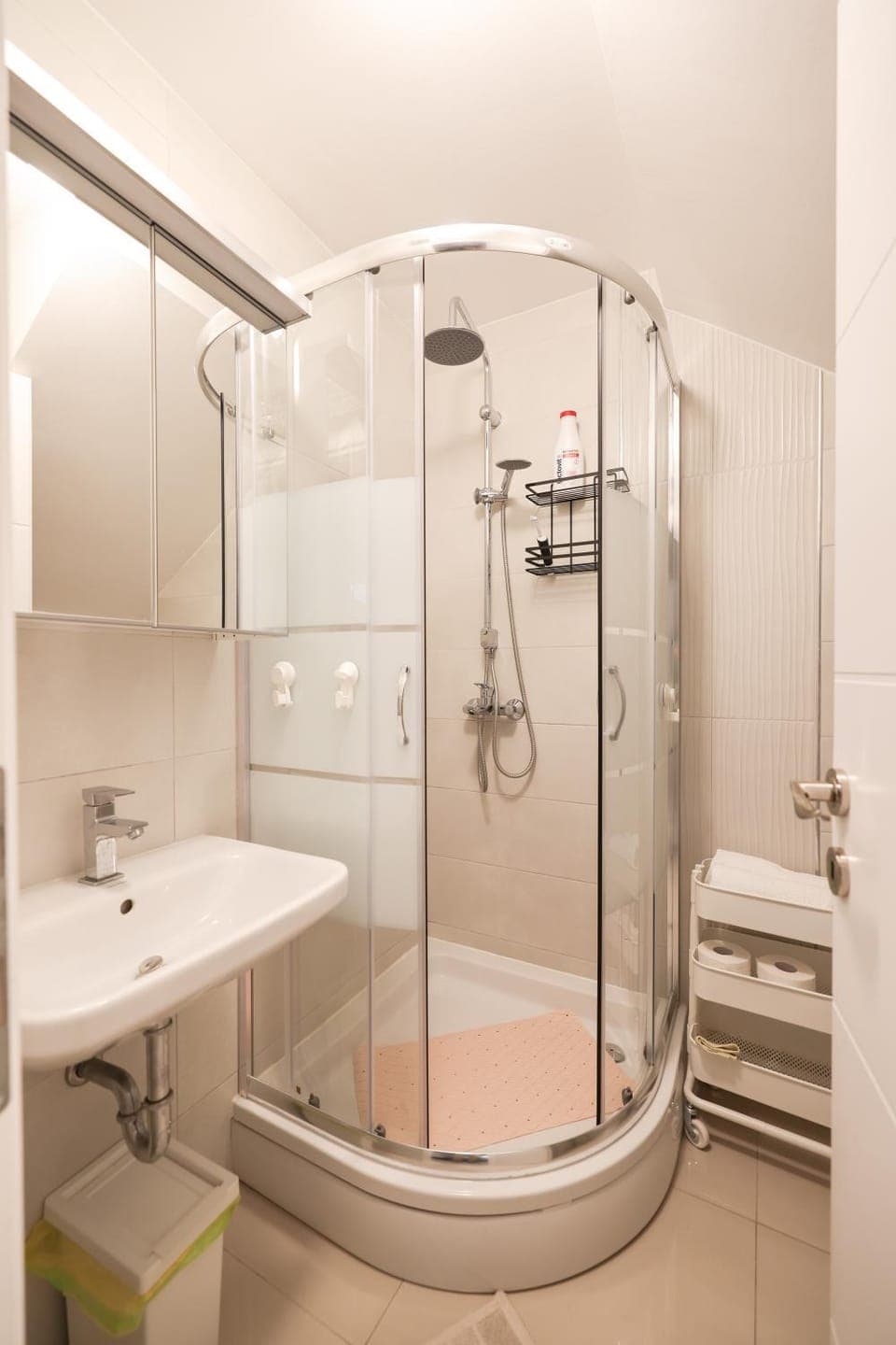 Shower, Toilet, Bath