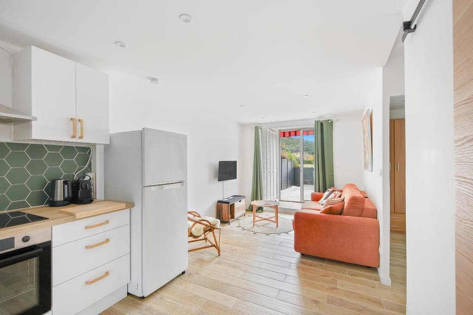 Living room, kitchen