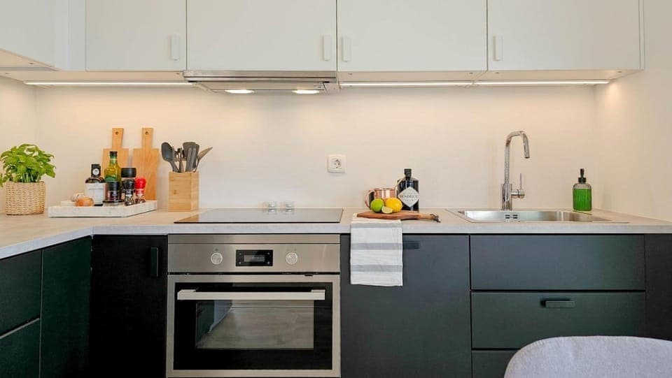 Kitchen or kitchenette