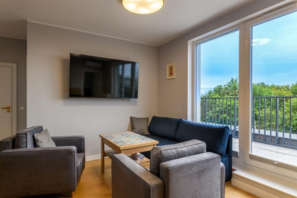 Communal lounge/ TV room, Living room, Seating area