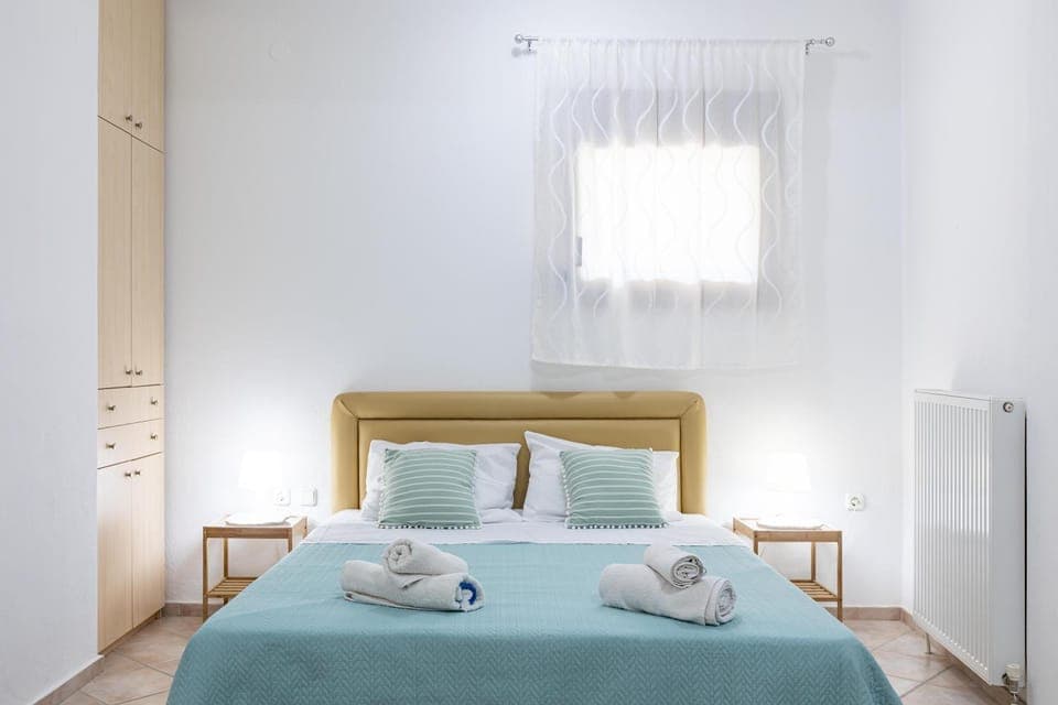 Bed, Photo of the whole room, Bedroom, towels, wardrobe