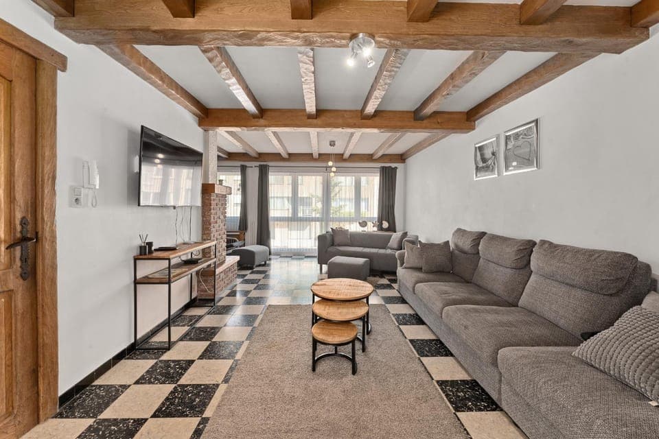 TV and multimedia, Living room, Seating area