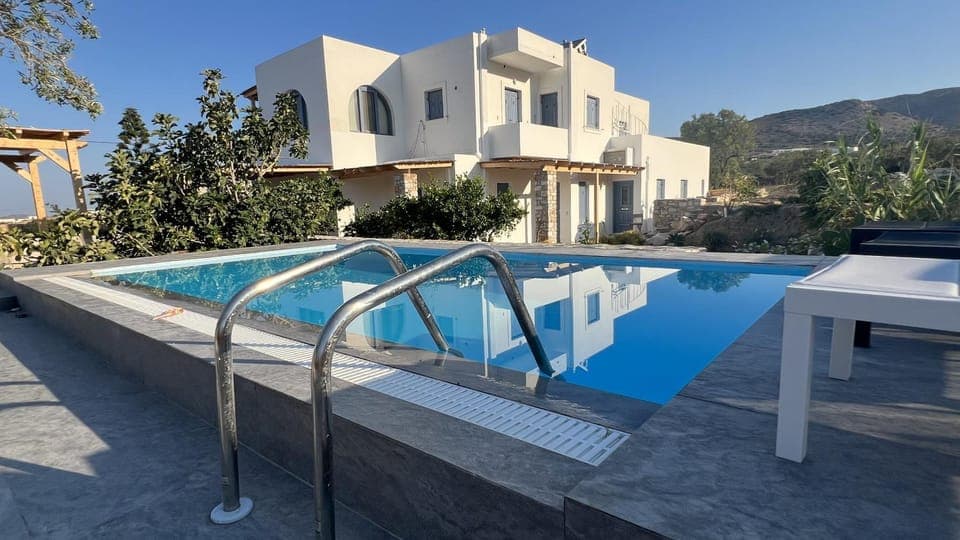 Property building, Day, Natural landscape