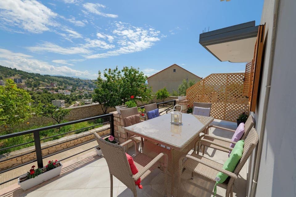 View (from property/room), Balcony/Terrace, Mountain view