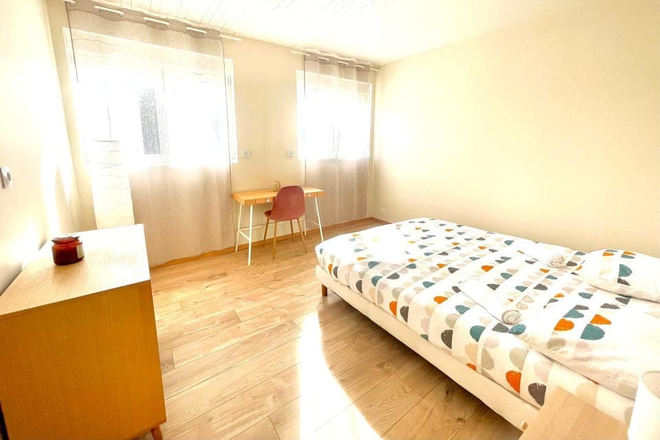 Bed, Photo of the whole room, Bedroom