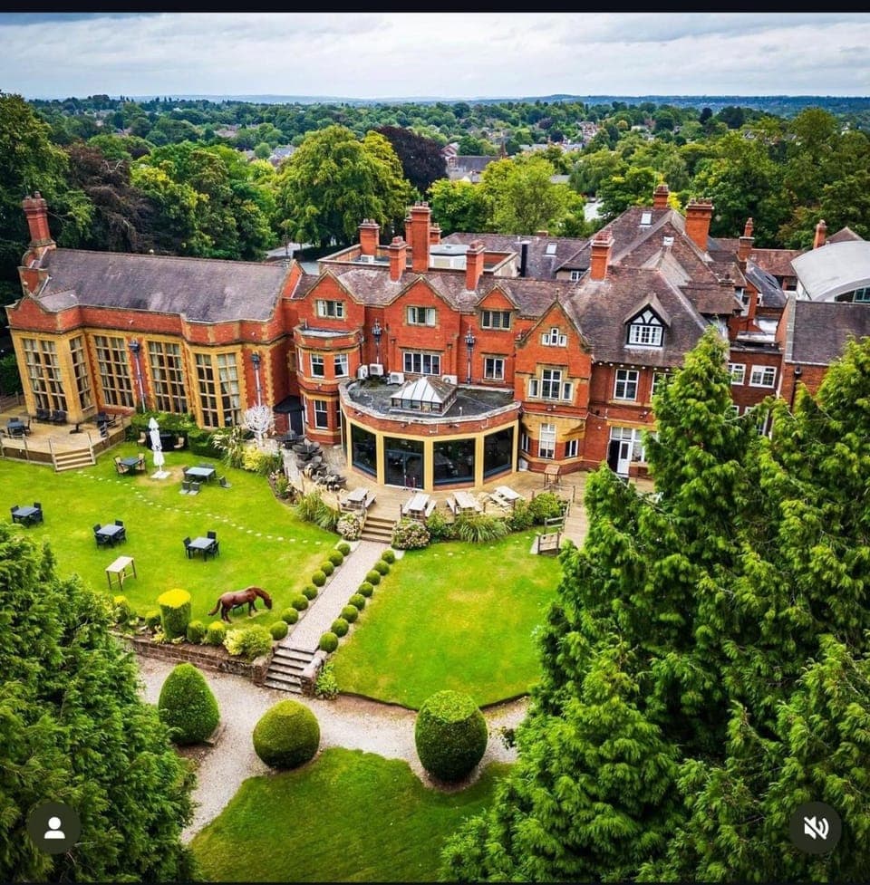 Property building, Bird's eye view, Garden view