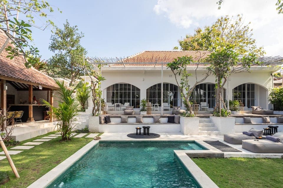 Property building, Patio, Garden, View (from property/room), Balcony/Terrace, Garden view, Swimming pool, Open Air Bath, sunbed, sunbed