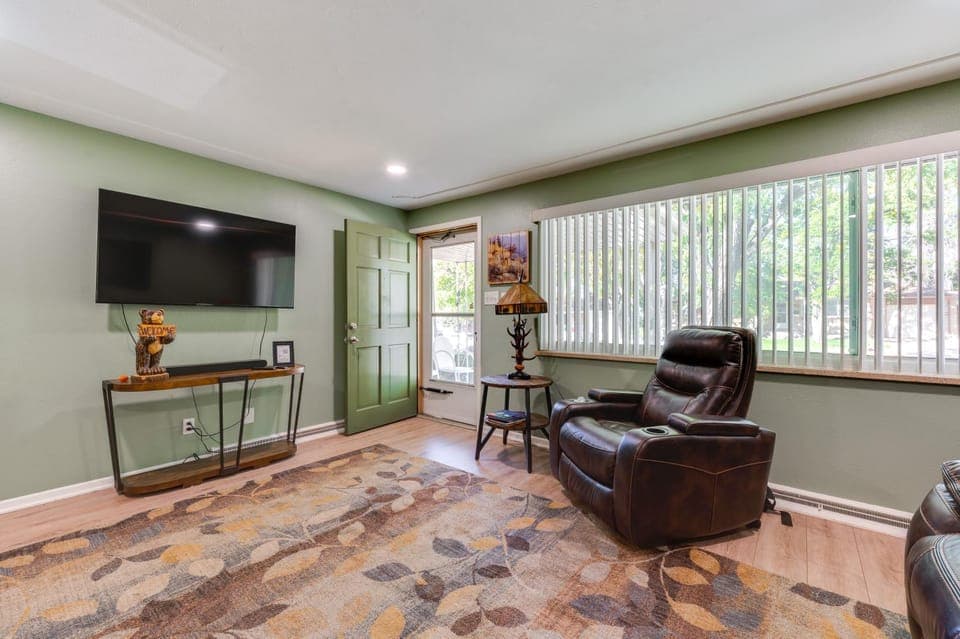 Pet-Friendly Gem w/ Private Yard in Westminster! House in Westminster