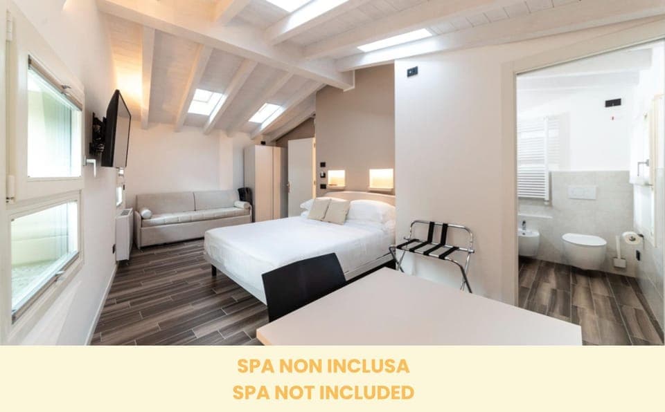 Bed, TV and multimedia, Bedroom, wardrobe