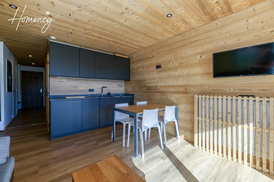 TV and multimedia, Kitchen or kitchenette, Dining area