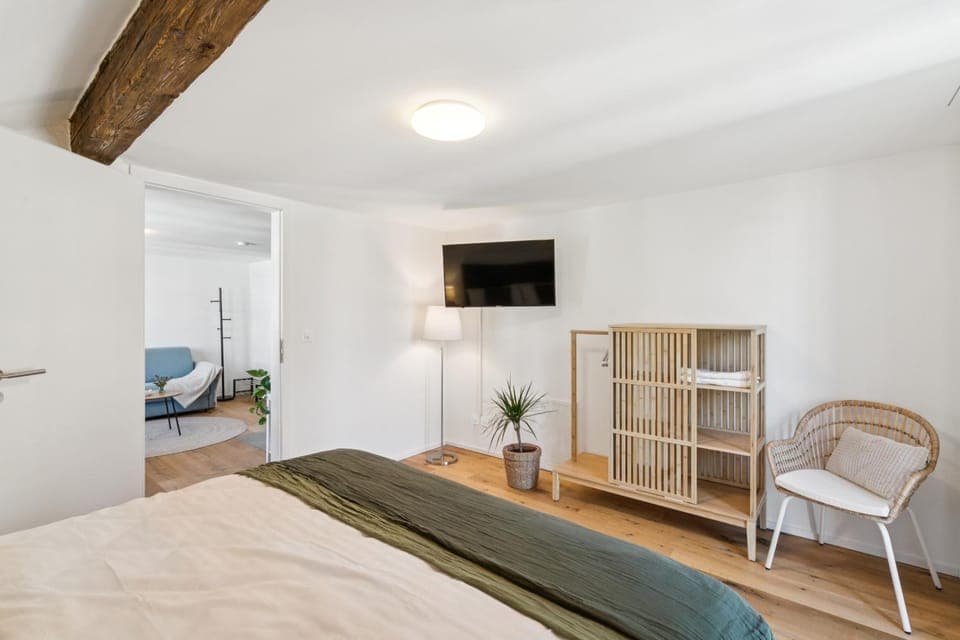 TV and multimedia, Bedroom, wardrobe