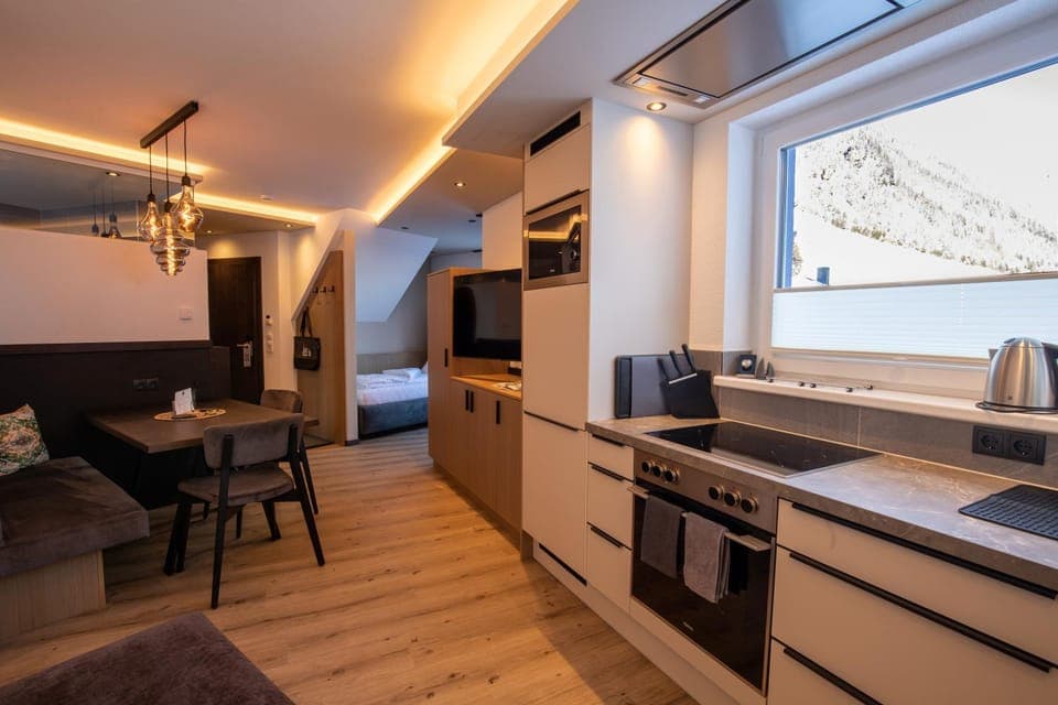 Kitchen or kitchenette, Living room, Dining area