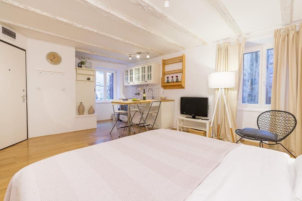 Photo of the whole room