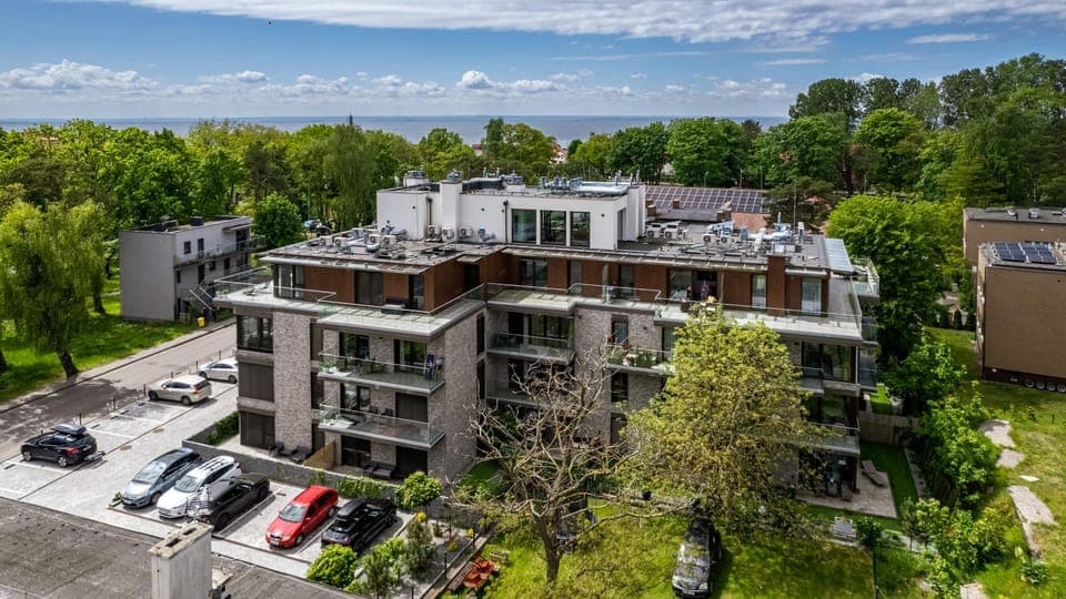 Property building, Location