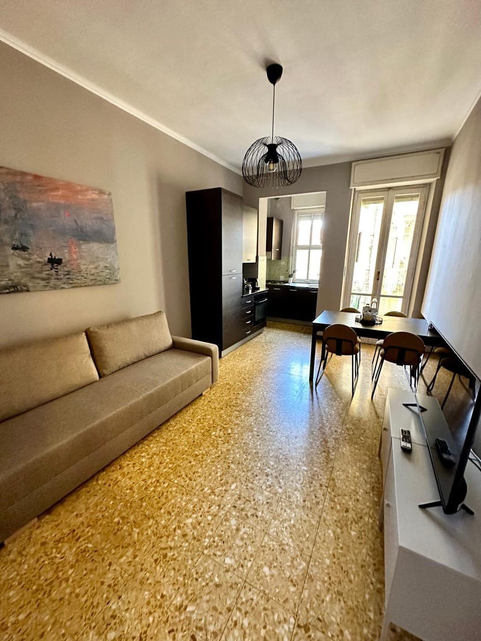 TV and multimedia, Living room, Seating area, Dining area