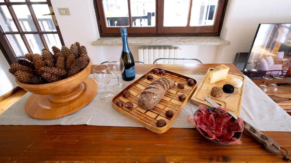 Food and drinks, Food