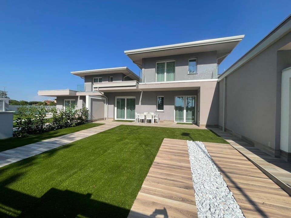 Property building, Garden