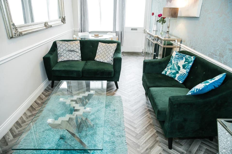 Living room, Seating area, Dining area