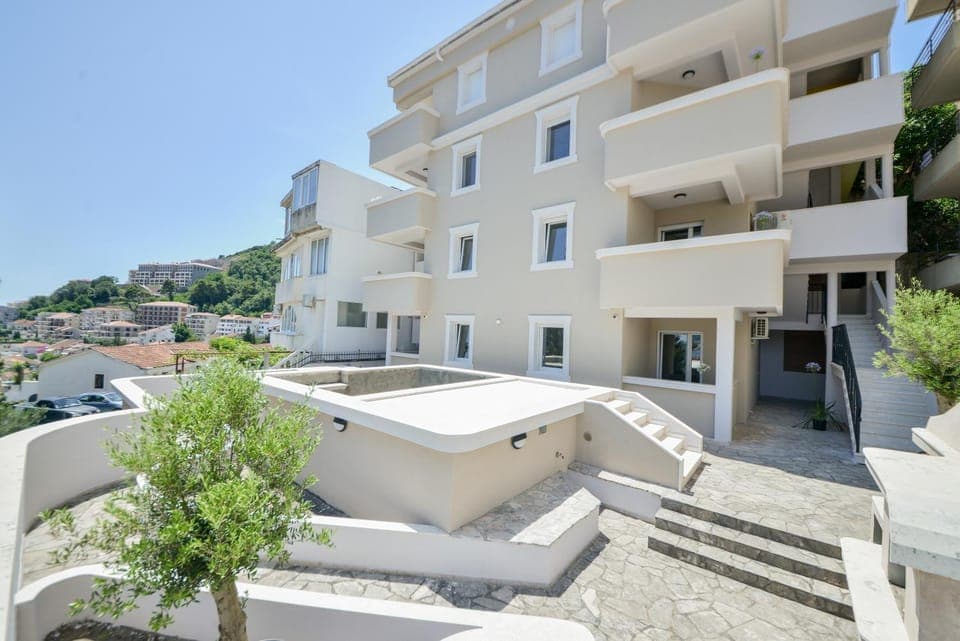 Property building, Internal: Not applicable to any particular room