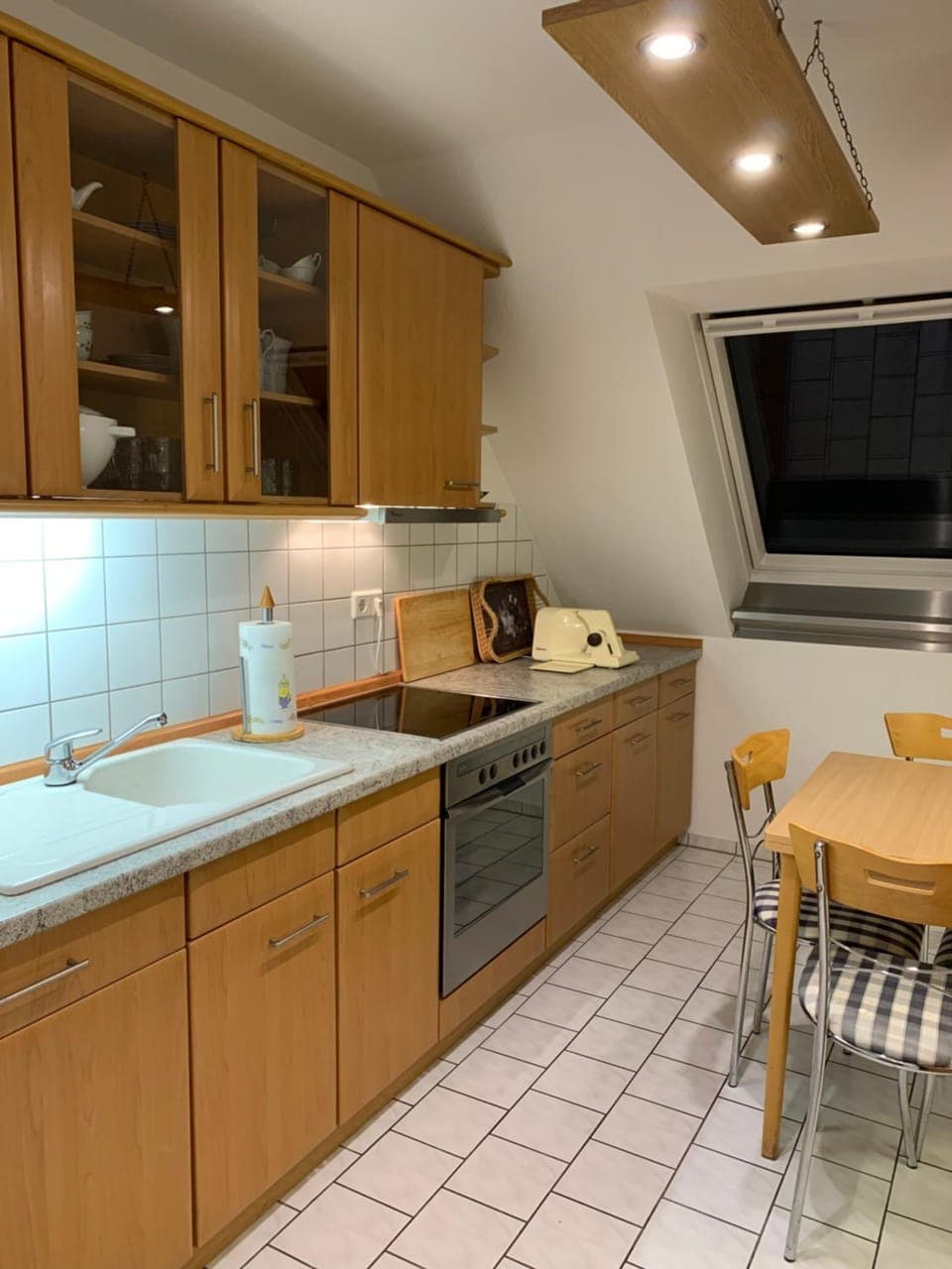 Kitchen or kitchenette, Dining area, pet friendly, stove