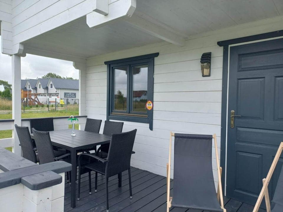 Property building, Balcony/Terrace, Seating area