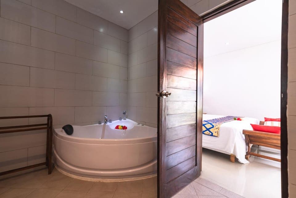 Bathroom, Bath