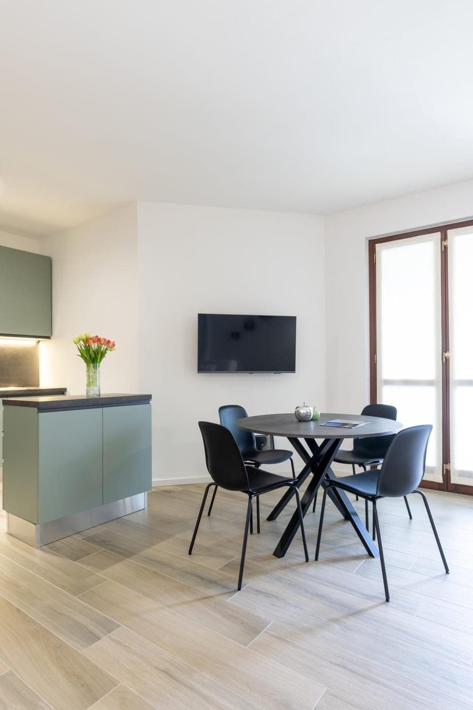 TV and multimedia, Seating area, Evening entertainment