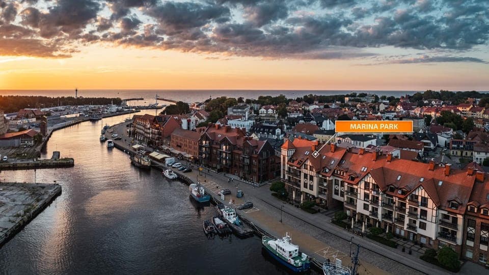 Property building, Bird's eye view, River view, Sea view