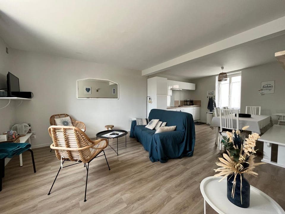 Kitchen or kitchenette, Living room, Dining area