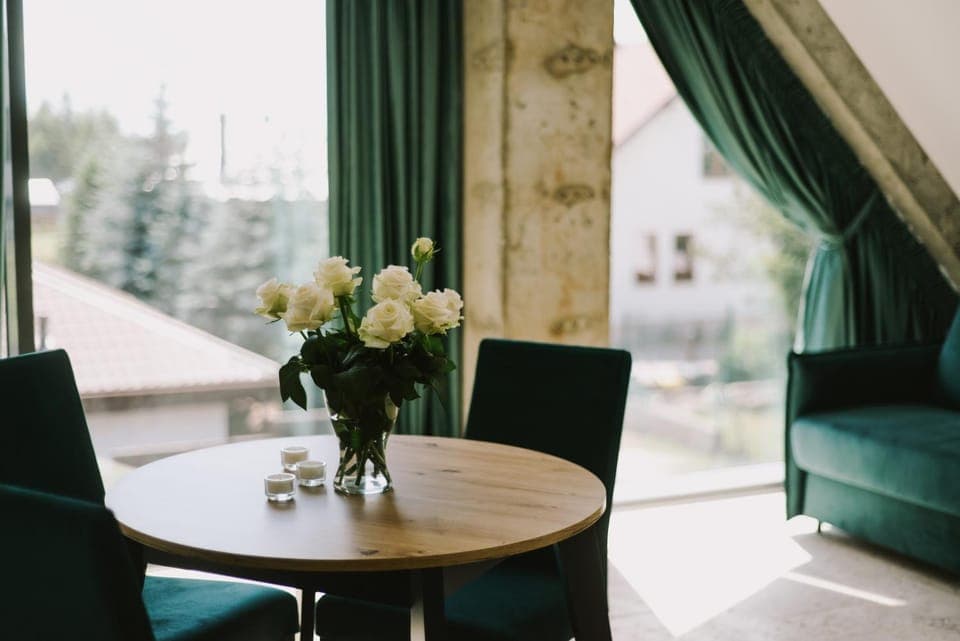 Living room, Seating area, Dining area