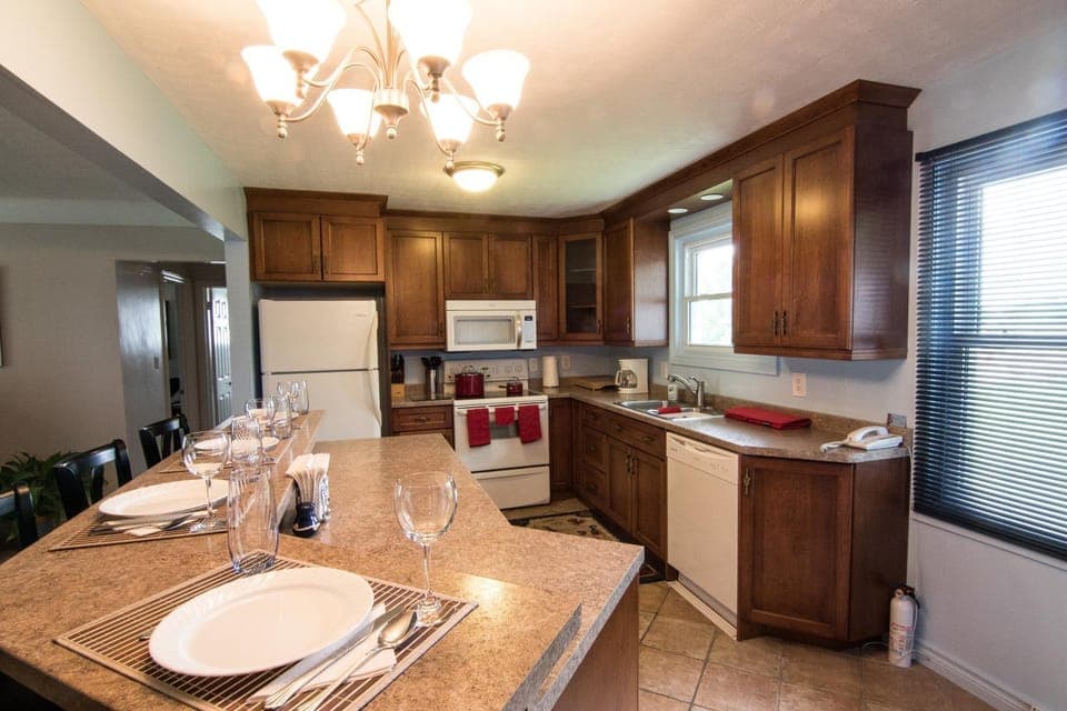 Kitchen or kitchenette, Other, Dining area