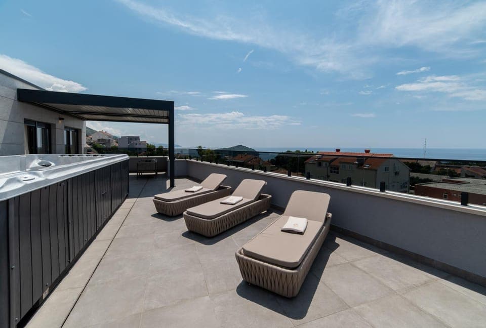 Patio, Day, Natural landscape, View (from property/room), Balcony/Terrace, Seating area, Sea view, sunbed