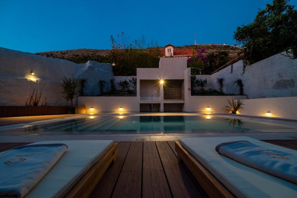 Night, Pool view, Swimming pool, sunbed