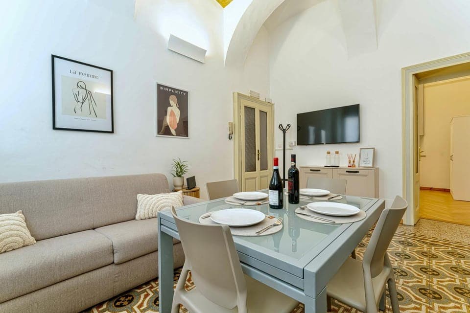 TV and multimedia, Living room, Dining area