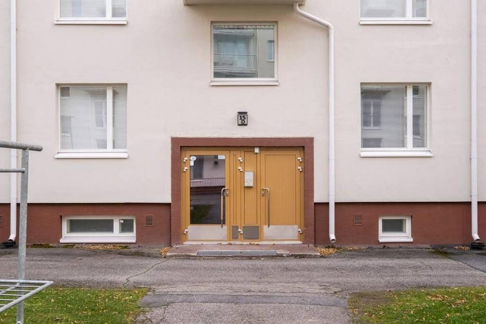 Tilava ydinkeskustakaksio ilmaisella lämmitys-tolpallisella autopaikalla Apartment in Finland