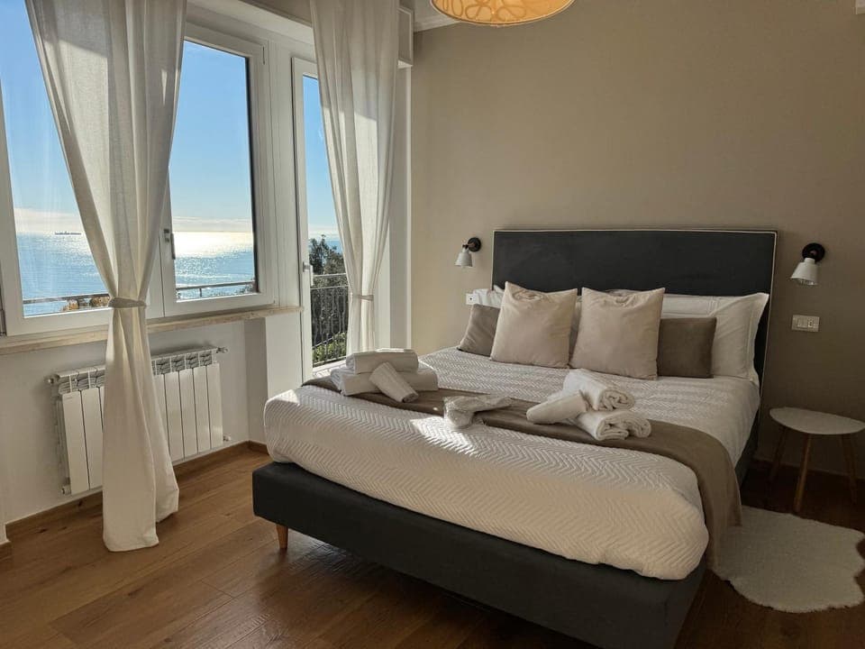 Bed, Natural landscape, Photo of the whole room, Bedroom, Sea view, towels