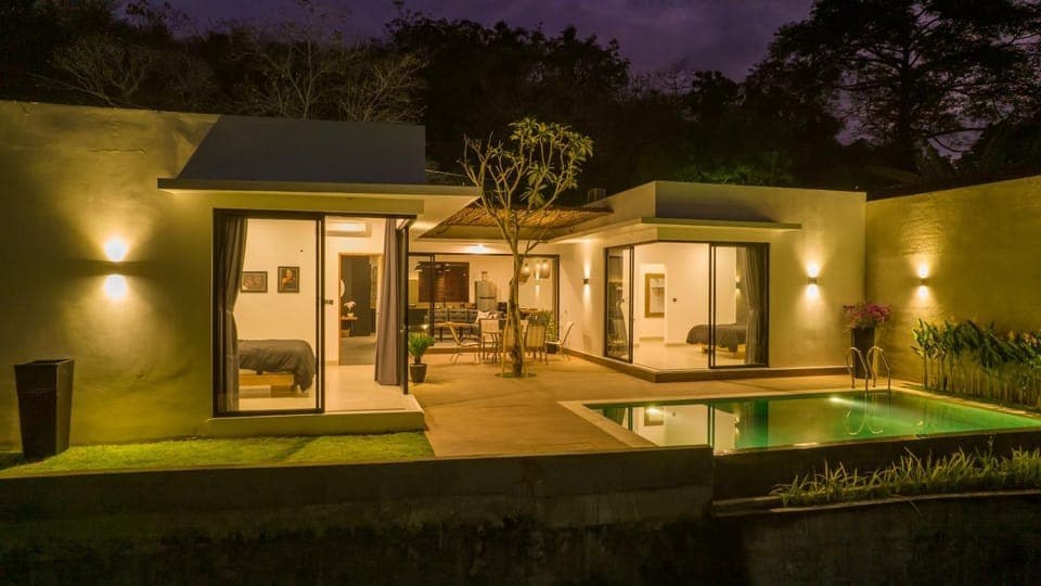 Property building, Swimming pool