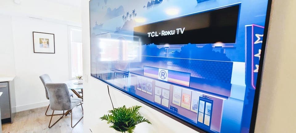 Library, TV and multimedia, Living room, Seating area, Evening entertainment