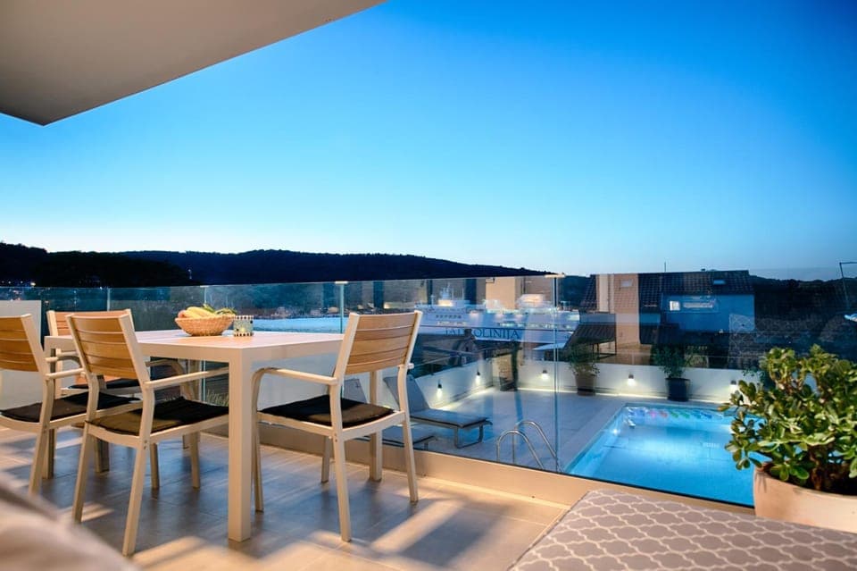 Patio, Day, Natural landscape, View (from property/room), Balcony/Terrace, Pool view, Swimming pool, sunbed