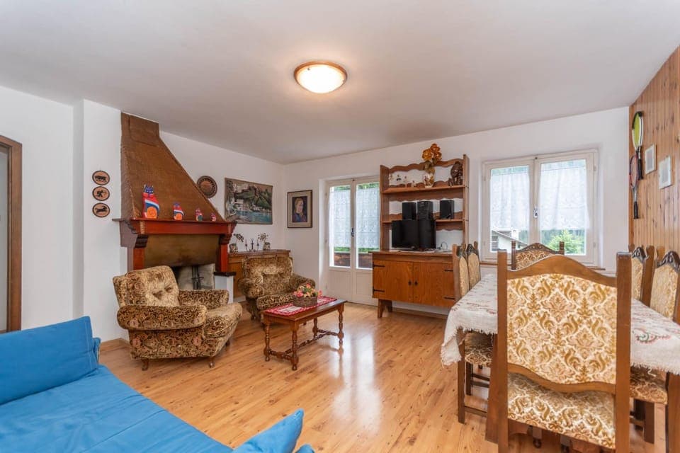 Communal lounge/ TV room, Living room