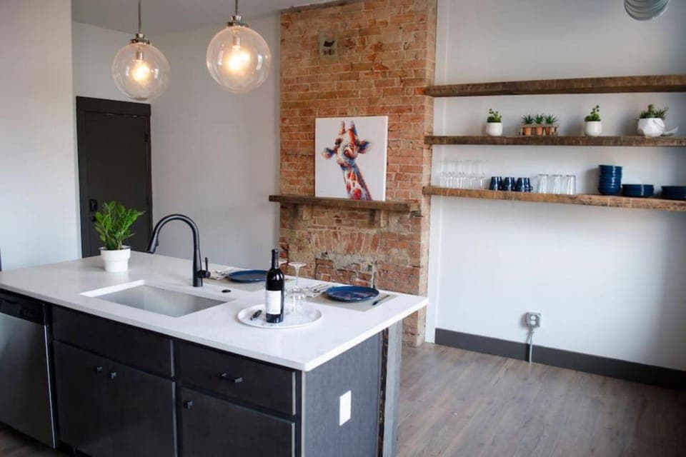 Gorgeous Condo in the Heart of OTR Free Parking House in Over The Rhine