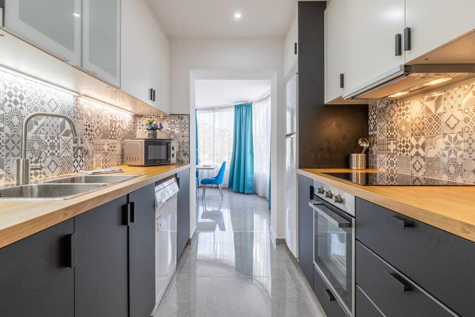 Kitchen or kitchenette, Living room